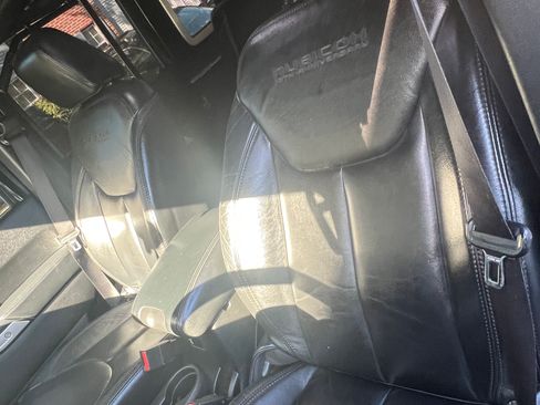 Used 2013 Jeep Wrangler Unlimited Rubicon image 5