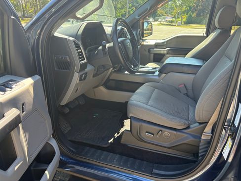 Used 2015 Ford F150 XLT w/ Equipment Group 302A Luxury image 10