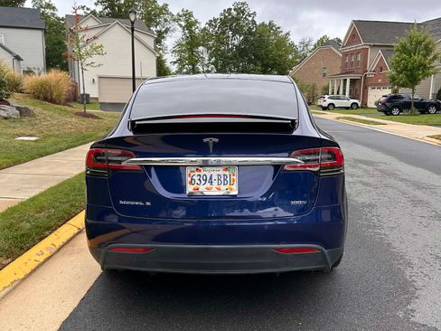 Used 2018 Tesla Model X 100D image 9