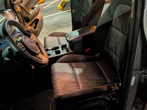 Used 2021 Kia Sportage LX image 10