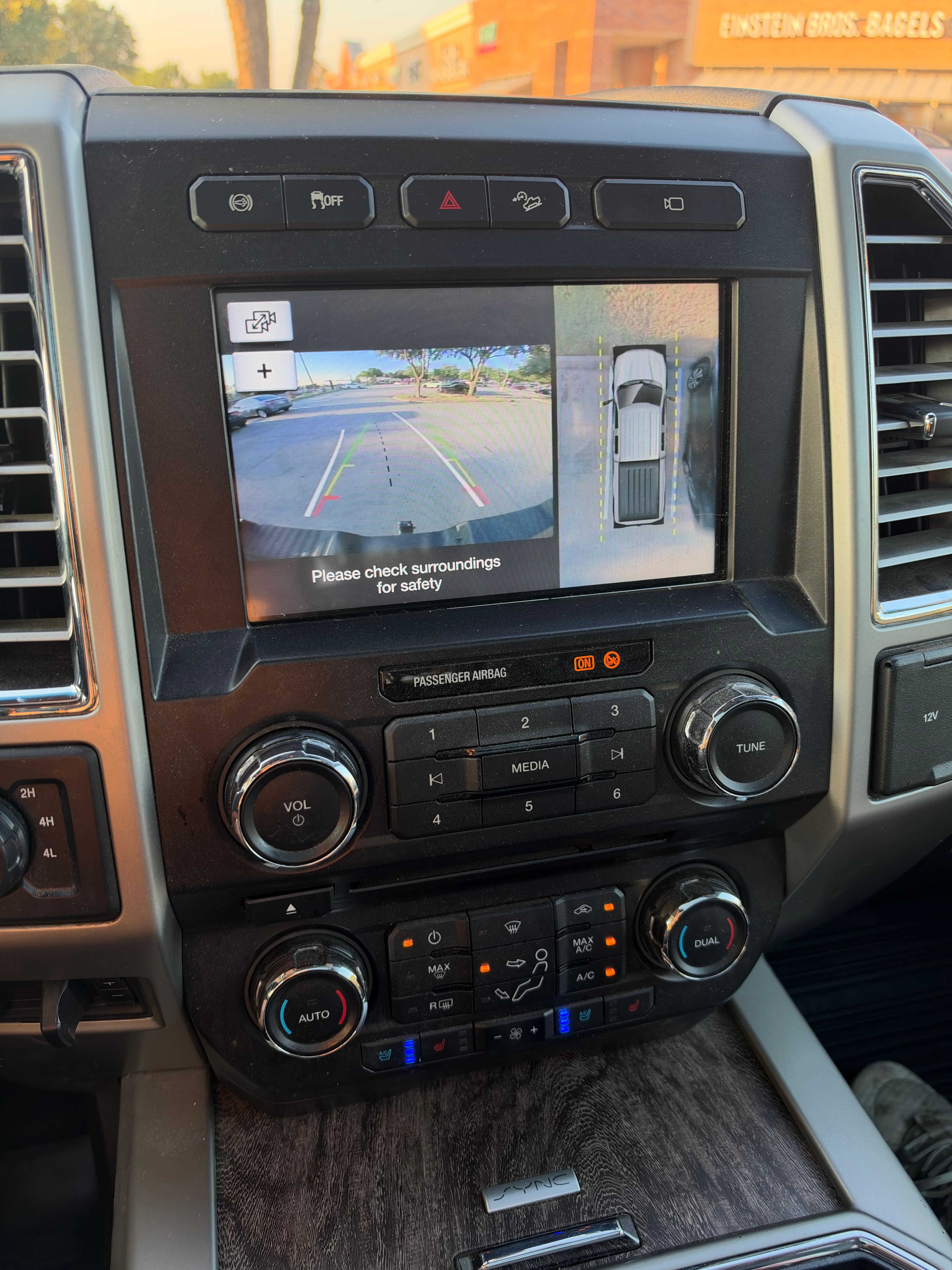Used 2017 Ford F250 Lariat w/ Lariat Ultimate Package AWD/4WD image 11