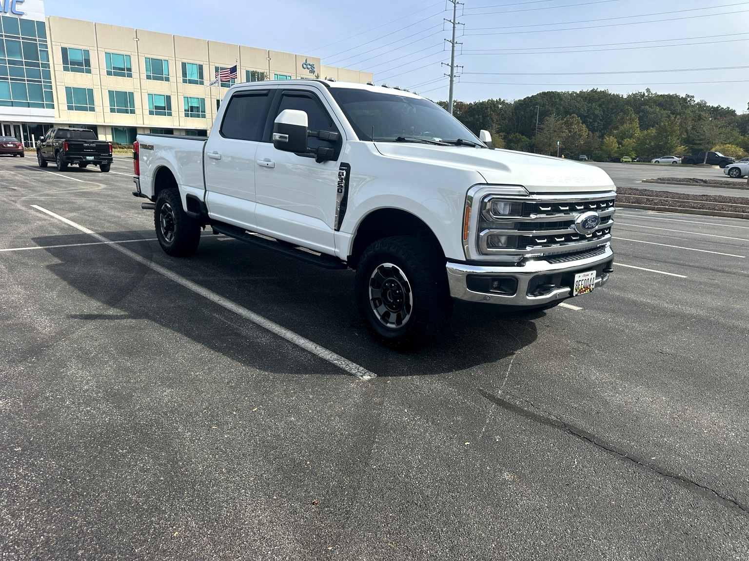 Used 2023 Ford F350 Lariat w/ Lariat Ultimate Package AWD/4WD image 1