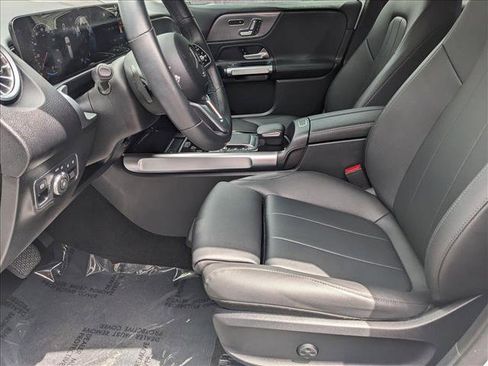 Used 2023 Mercedes-Benz GLB 250 image 12