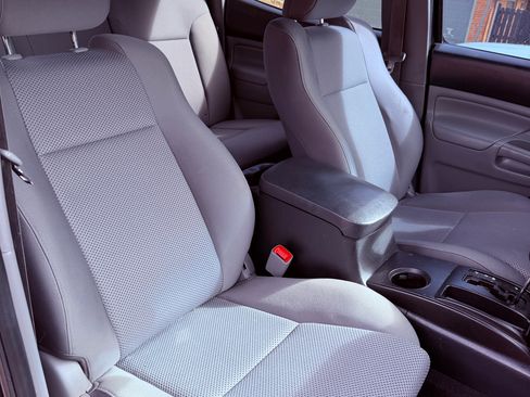 Used 2014 Toyota Tacoma 4x4 Double Cab image 15