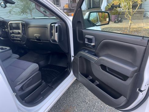 Used 2018 Chevrolet Silverado 1500 LT w/ LT Eassist Package image 14