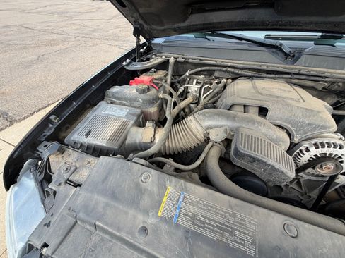 Used 2011 Chevrolet Suburban LT AWD/4WD image 13
