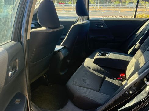 Used 2017 Honda Accord LX image 4