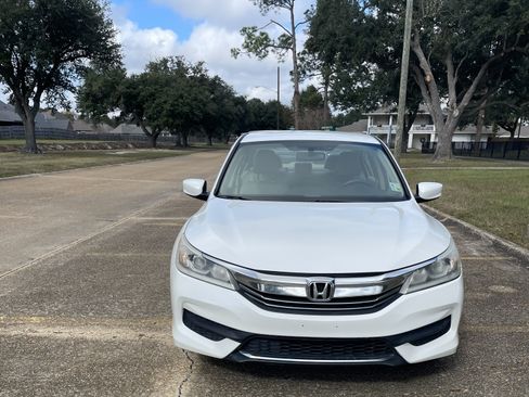 Used 2016 Honda Accord LX image 4