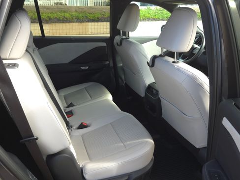 Used 2024 Lexus TX 350 AWD image 9