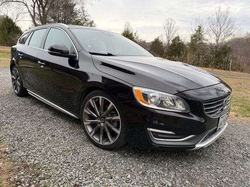 Used 2015 Volvo V60 T5 Premier image 16