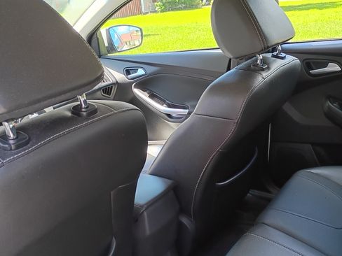 Used 2013 Ford Focus SE FWD image 11