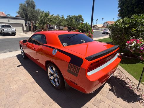 Used 2009 Dodge Challenger R/T RWD image 6