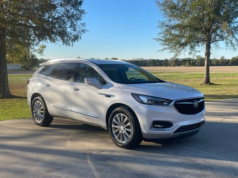 Used 2020 Buick Enclave Premium w/ Sun and Sites Package image 1