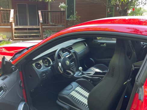 Used 2013 Ford Mustang Shelby GT500 RWD image 4