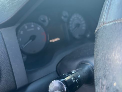 Used 2015 Toyota Tundra SR image 6