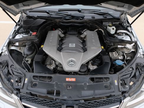 Used 2012 Mercedes-Benz C 63 AMG Coupe image 28