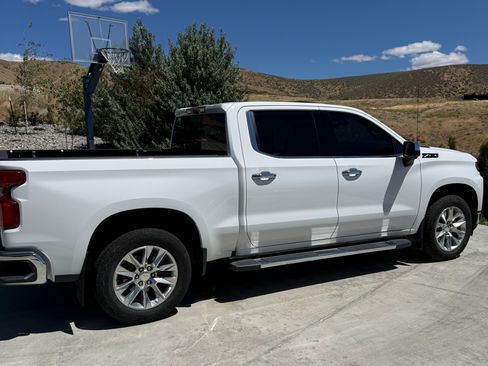 Used 2021 Chevrolet Silverado 1500 LTZ w/ LTZ Premium Package AWD/4WD image 6