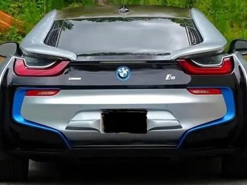 Used 2015 BMW i8 AWD/4WD image 9