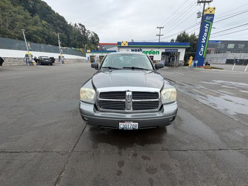 Used 2005 Dodge Dakota Laramie w/ Sport Appearance Group AWD/4WD image 2