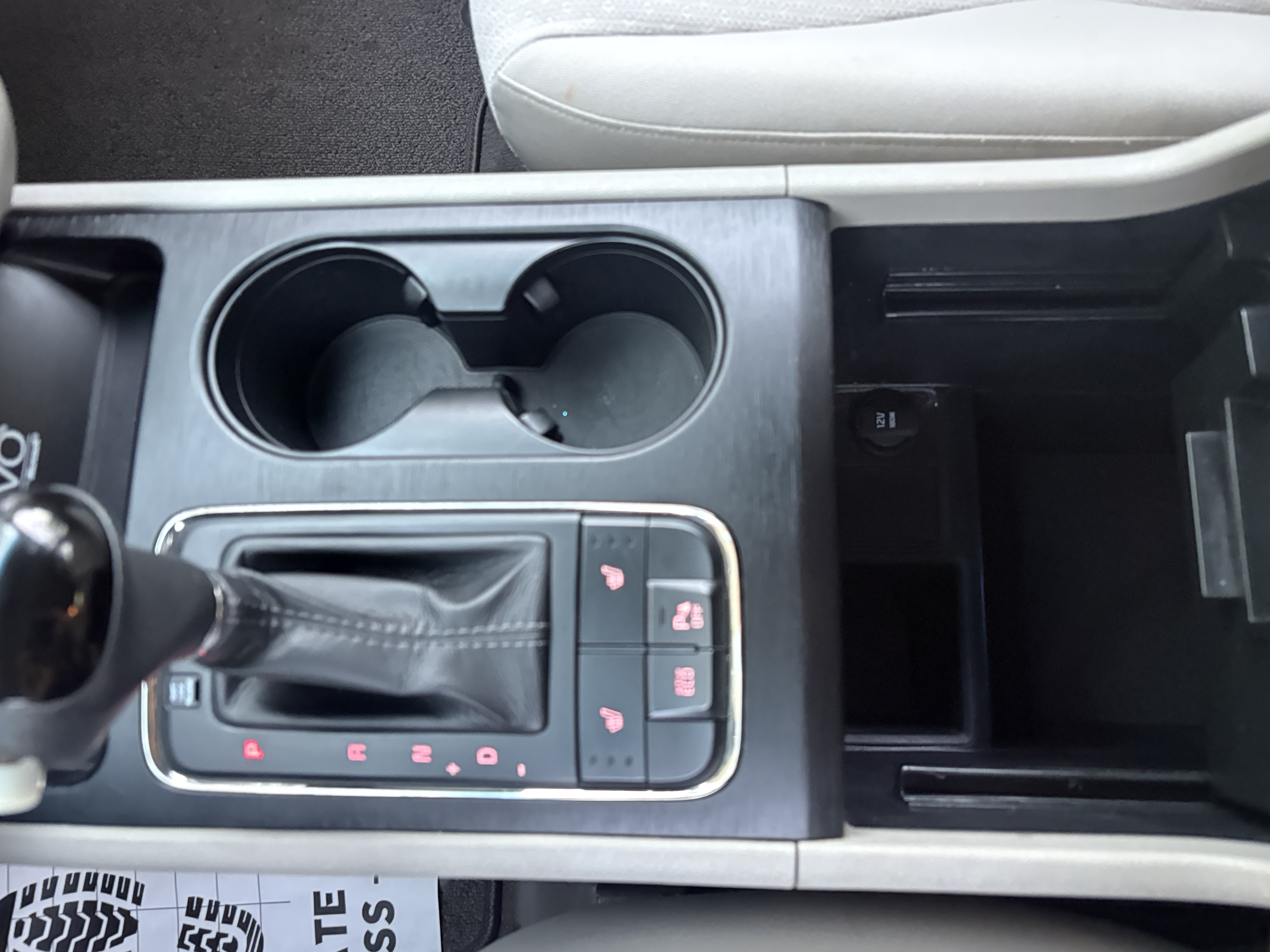 Used 2016 Kia Sedona LX w/ Option Group 020 FWD image 23