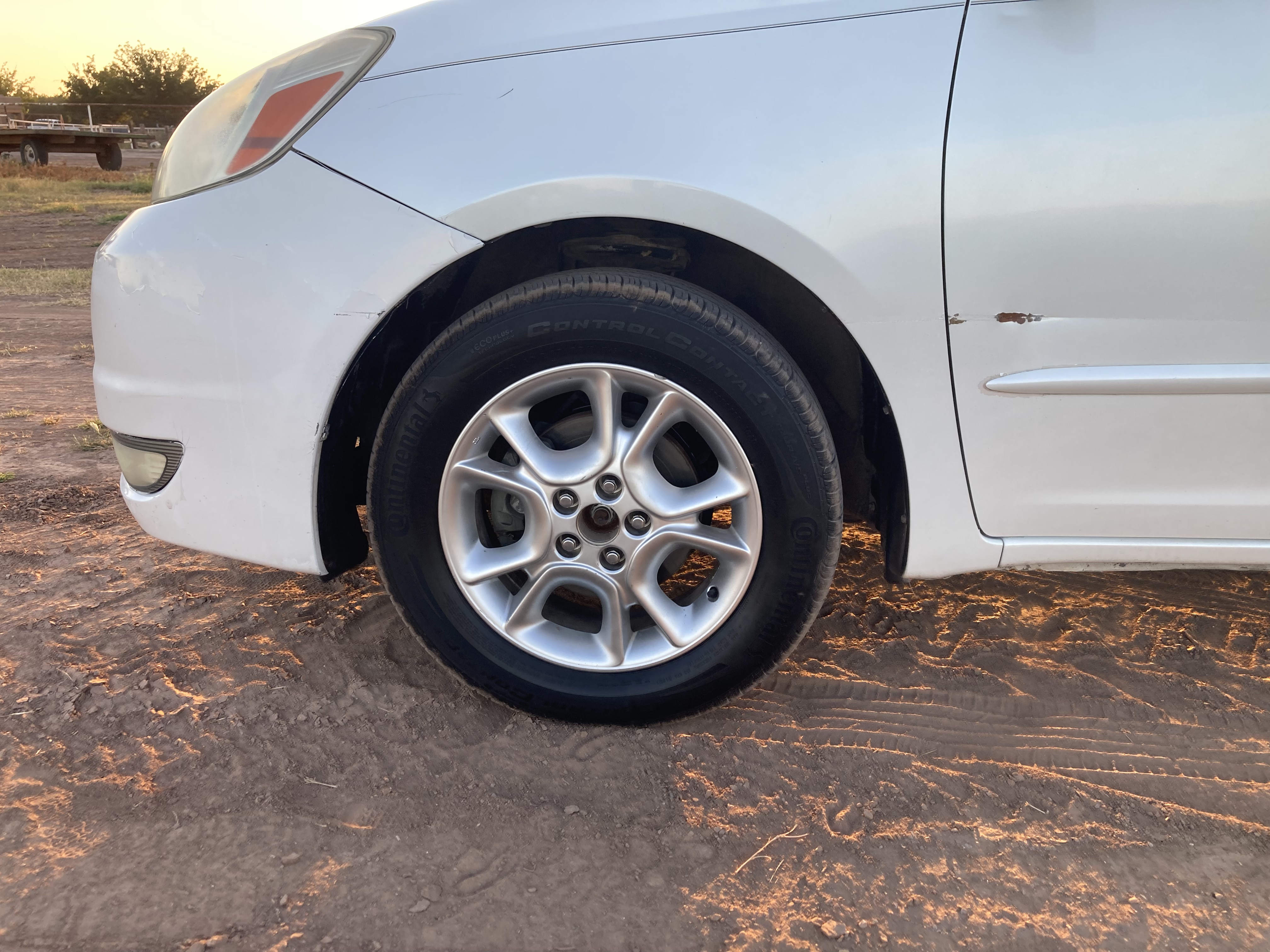 Used 2004 Toyota Sienna XLE w/ XLE Pkg 12 FWD image 21