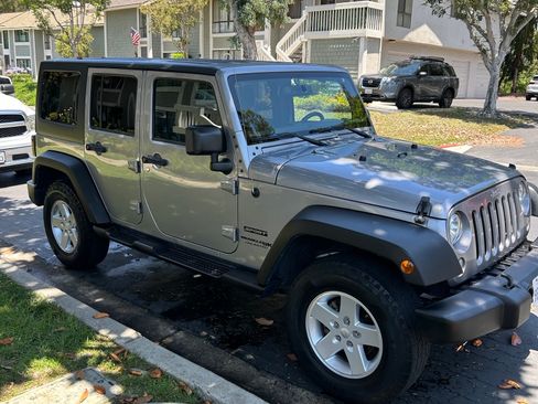 Used 2018 Jeep Wrangler Unlimited Sport S image 2
