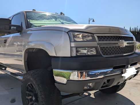 Used 2005 Chevrolet Silverado 2500 LT w/ Heavy-Duty Power Package image 1