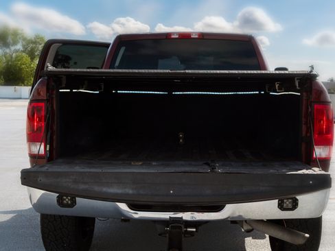 Used 2018 RAM 2500 Tradesman w/ Chrome Appearance Group image 10