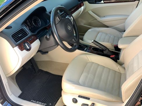Used 2013 Volkswagen Passat 3.6 SEL Premium FWD image 13