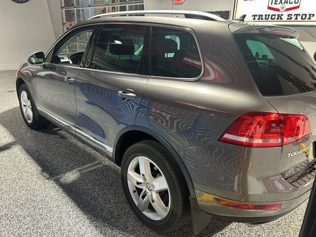 Used 2014 Volkswagen Touareg TDI AWD/4WD image 13
