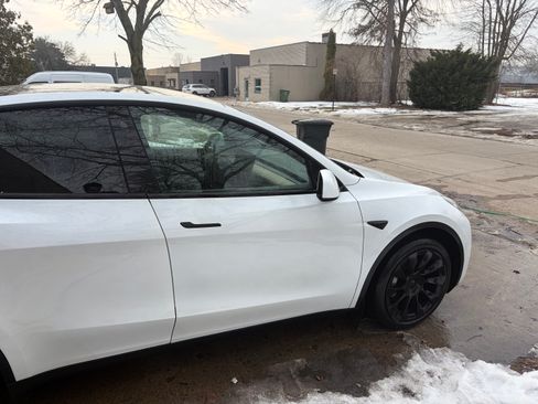 Used 2022 Tesla Model Y Long Range AWD/4WD image 6