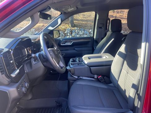 Used 2024 Chevrolet Silverado 1500 RST w/ Z71 Off-Road Package image 8