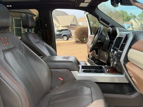 Used 2017 Ford F250 King Ranch w/ King Ranch Ultimate Package image 10