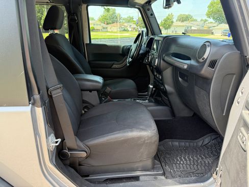 Used 2016 Jeep Wrangler Sport AWD/4WD image 16