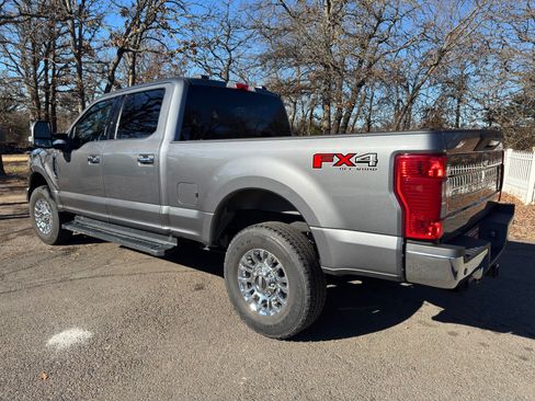 Used 2021 Ford F250 XLT w/ XLT Premium Package image 4