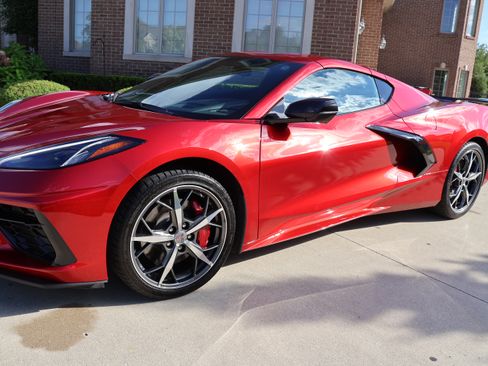 Used 2021 Chevrolet Corvette Stingray Preferred Cpe w/ Z51 Performance Package RWD image 9