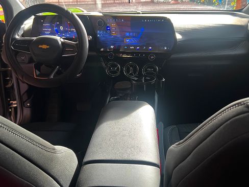 Used 2025 Chevrolet Blazer EV LT image 19