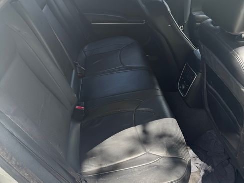 Used 2013 Chrysler 300 C RWD image 8