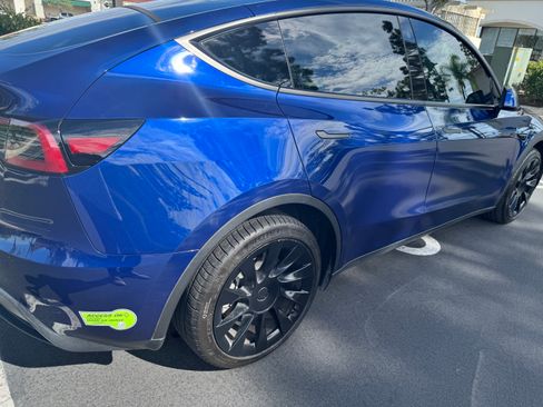 Used 2023 Tesla Model Y Long Range AWD/4WD image 9
