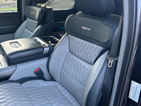 Used 2022 Ford F150 Limited image 11