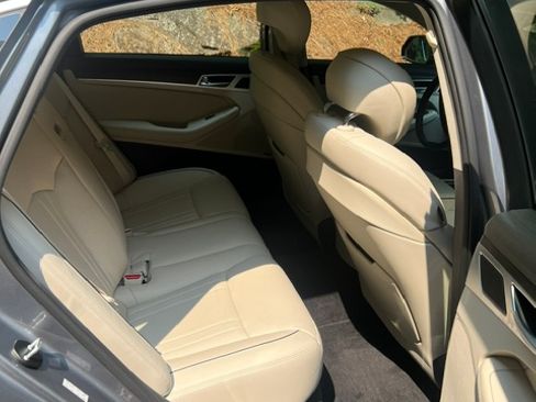 Used 2017 Genesis G80 5.0 Ultimate RWD image 13