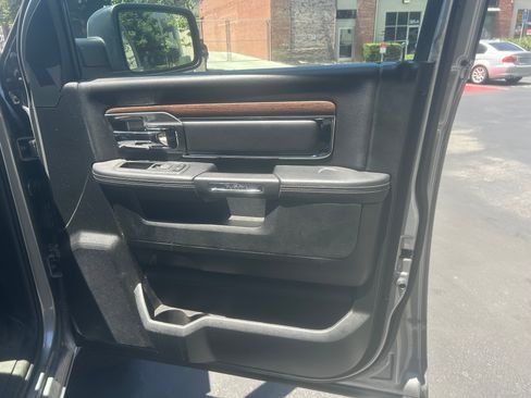 Used 2019 RAM 1500 Laramie AWD/4WD image 11