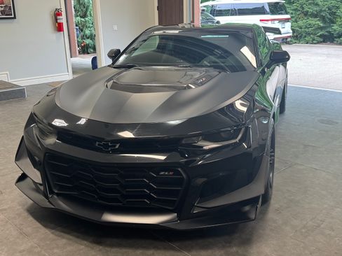 Used 2023 Chevrolet Camaro ZL1 RWD image 1