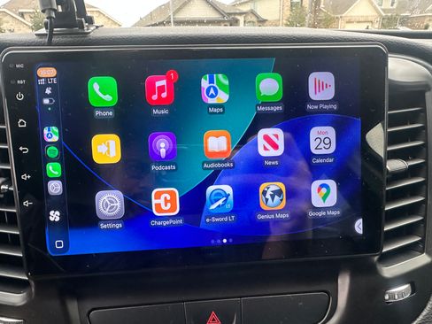 Used 2016 Chrysler 200 S w/ Navigation & Sound Group I image 25