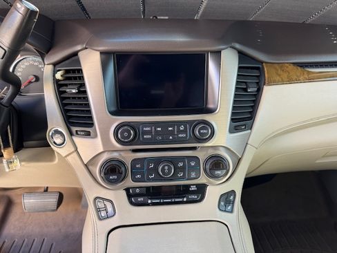 Used 2017 GMC Yukon XL Denali w/ Open Road Package image 9