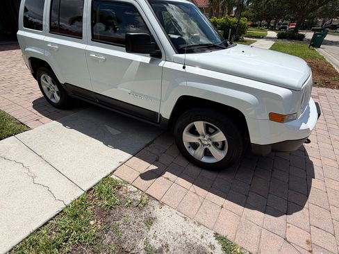 Used 2015 Jeep Patriot Sport w/ Power Value Group AWD/4WD image 4