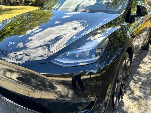 Used 2023 Tesla Model Y Performance AWD/4WD image 1