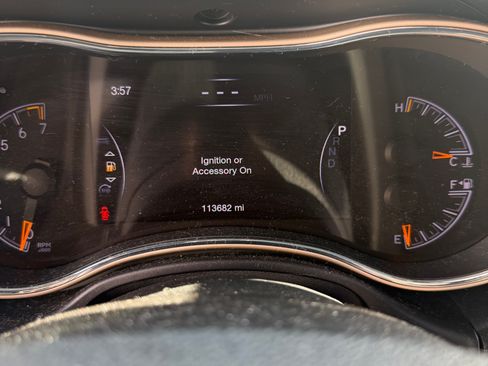 Used 2017 Jeep Grand Cherokee Limited image 28