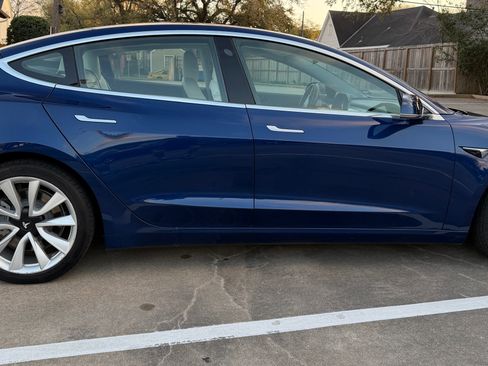 Used 2018 Tesla Model 3 Long Range image 17