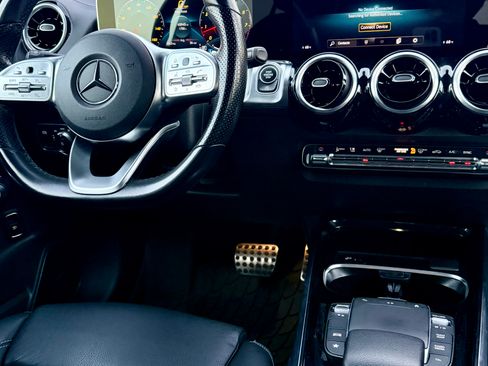 Used 2021 Mercedes-Benz GLB 250 4MATIC w/ AMG Line image 12